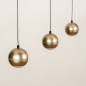 Foto 15304-11 schuinaanzicht: Hanglamp met metalen bollen in messing/goud