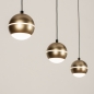 Foto 15304-7 schuinaanzicht: Hanglamp met metalen bollen in messing/goud