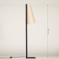 Foto 15337-1: Japandi vloerlamp in rustieke stijl van zwart metaal met beige linnen