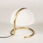 Foto 15339-6: Retro tafellamp in messing/goud met halve bol van wit opaalglas