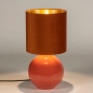 Foto 15342-3: Klassieke tafellamp met bol als voet en velvet kap in oranje met goud