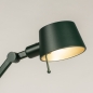 Foto 15426-8: Verstellbare grüne Stehlampe mit goldener Innenseite und Schalter an der Armatur