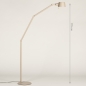 Foto 15430-1 maatindicatie: Hoge staande leeslamp in beige met verstelbare arm en schakelaar op armatuur 