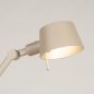 Foto 15430-8 detailfoto: Hoge staande leeslamp in beige met verstelbare arm en schakelaar op armatuur 