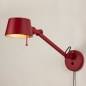 Foto 15437-2: Rote Wandleuchte mit Gelenkarm mit Kabel und Stecker 