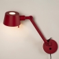 Foto 15437-4: Rote Wandleuchte mit Gelenkarm mit Kabel und Stecker 