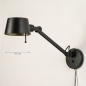 Foto 15439-1: Schwarze Wandleuchte mit Gelenkarm mit Kabel und Stecker 