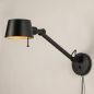 Foto 15439-2: Schwarze Wandleuchte mit Gelenkarm mit Kabel und Stecker 