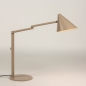 Foto 15526-4: Beigefarbene Metalltischlampe mit Designerschirm und Schalter an der Armatur