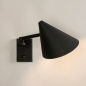 Foto 15527-4 vooraanzicht: Zwarte wandlamp in Scandinavische stijl met knikarm en schakelaar op wandplaat