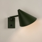 Foto 15528-4 vooraanzicht: Groene wandlamp met knikarm en schakelaar op de wandplaat in Scandinavische stijl 