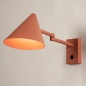 Foto 15529-2 schuinaanzicht: Roze wandlamp in Scandinavische stijl met knikarm en schakelaar op de wandplaat