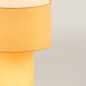 Foto 15533-6 detailfoto: Gele tafellamp met kap en voet van stof 