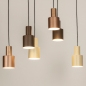 Foto 15540-6: Hängeleuchte mit sechs Metallrohren in Beige, Taupe und Schwarz