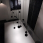 Foto 15699-15: Grote zwarte design hanglamp met 13 bolletjes met dimbare led verlichting en ovale plafondplaat
