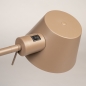 Foto 15711-5: Taupe Bureaulamp – Tijdloze Stijl voor Werkplekken en Gezellige Interieurs