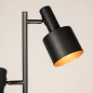 Foto 15889-17: Zwarte vloerlamp met 3 richtbare spots en schakelaar op de kappen 