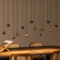 Foto 16141-1: Grote koffiebruine design hanglamp met 13 bolletjes met dimbare led verlichting en rechthoekige plafondplaat