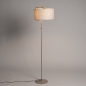 Foto 16166-4:  Eigentijdse beige vloerlamp met crèmekleurige, linnen kap. 