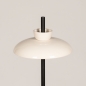 Foto 16169-8: Eigentijdse, moderne zwarte vloerlamp voorzien van beige craquelé kap