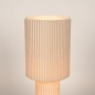 Foto 16200-6: Beige vloerlamp in linnenstof voorzien van plissé structuur