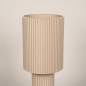 Foto 16200-7: Beige vloerlamp in linnenstof voorzien van plissé structuur