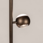 Foto 16233-11: Stijlvolle bronzen vloerlamp voorzien van drie koffiebruine bollen