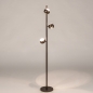 Foto 16233-8: Stijlvolle bronzen vloerlamp voorzien van drie koffiebruine bollen