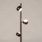 Foto 16233-9: Stijlvolle bronzen vloerlamp voorzien van drie koffiebruine bollen