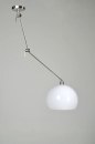 Foto 30000-5: Verstelbare hanglamp met knikarm en retro witte bol