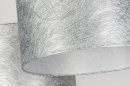 Foto 30100-11: Dubbele pendellamp in extra lange, verstelbare uitvoering voorzien van twee zilverkleurige, stoffen kappen.