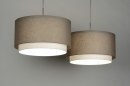 Foto 30132-2: Grote, moderne hanglamp voorzien van twee stoffen, dubbele kappen in taupe kleur.