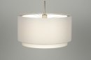 Foto 30141-1: Moderne hanglamp voorzien van een dubbele stoffen kap in witte kleur.