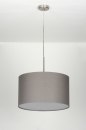 Foto 30376-10: Moderne hanglamp voorzien van een grijze, stoffen kap met blender.