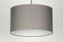 Foto 30376-17: Moderne hanglamp voorzien van een grijze, stoffen kap met blender.