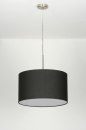 Foto 30377-5: Moderne hanglamp voorzien van een stoffen, zwarte kap met blender.