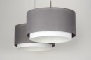 Foto 30415-9: Grote, moderne hanglamp voorzien van twee dubbele kappen in de kleuren grijs en wit.