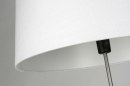 Foto 30429-8 detailfoto: Houten vloerlamp met witte lampenkap van stof
