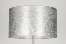 Foto 30643-5 detailfoto: Vloerlamp met ronde lampenkap van stof in zilver