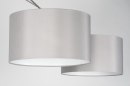 Foto 30713-8: Extra lange, verstelbare hanglamp voorzien van twee stoffen kappen.