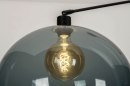 Foto 30740-8: Verstelbare zwarte hanglamp met knikarm en retro bol in rookglas look