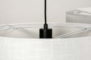 Foto 30861-13: Sfeervolle hanglamp voorzien van twee stoffen kappen in een witte kleur. 