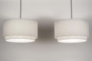 Foto 30861-6: Sfeervolle hanglamp voorzien van twee stoffen kappen in een witte kleur. 