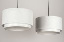 Foto 30861-9: Sfeervolle hanglamp voorzien van twee stoffen kappen in een witte kleur. 