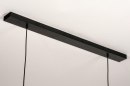 Foto 30862-12: Moderne hanglamp voorzien van twee stoffen, zwarte kappen.