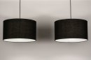 Foto 30862-5: Moderne hanglamp voorzien van twee stoffen, zwarte kappen.