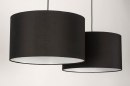 Foto 30862-7: Moderne hanglamp voorzien van twee stoffen, zwarte kappen.