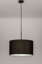 Foto 30868-1: Moderne hanglamp voorzien van een stoffen, zwarte kap.