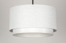 Foto 30870-5: Sfeervolle hanglamp voorzien van een stoffen kap in een witte kleur.