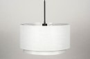 Foto 30870-6: Sfeervolle hanglamp voorzien van een stoffen kap in een witte kleur.